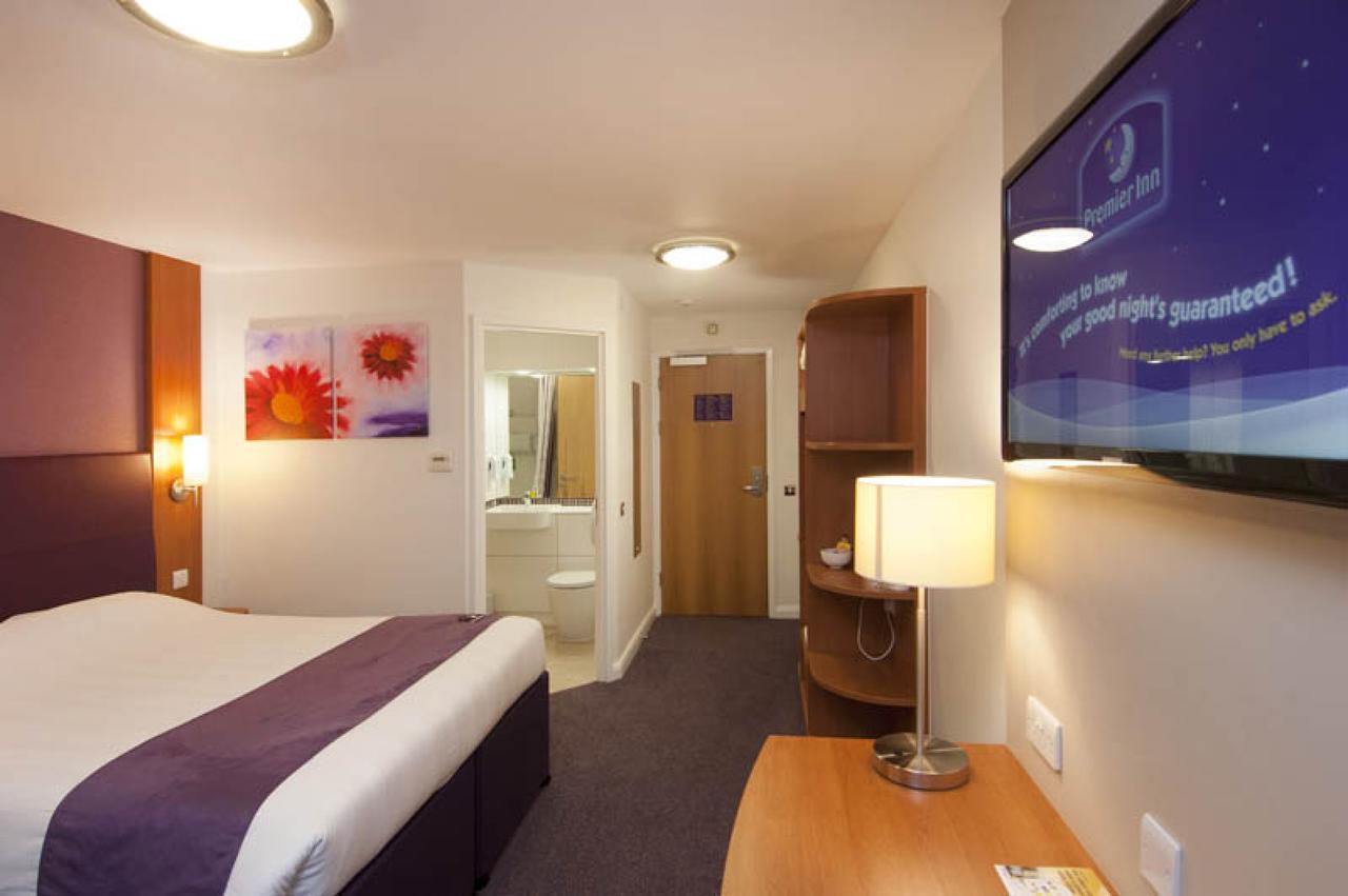 Premier Inn London Ilford Exterior foto